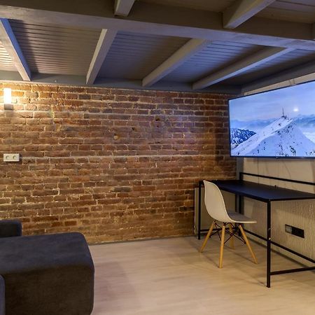 Lesi Apartment With Terrace Lviv Luaran gambar