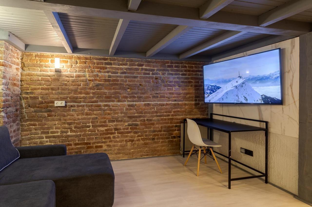 Lesi Apartment With Terrace Lviv Luaran gambar