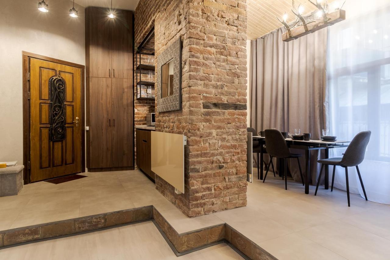 Lesi Apartment With Terrace Lviv Luaran gambar