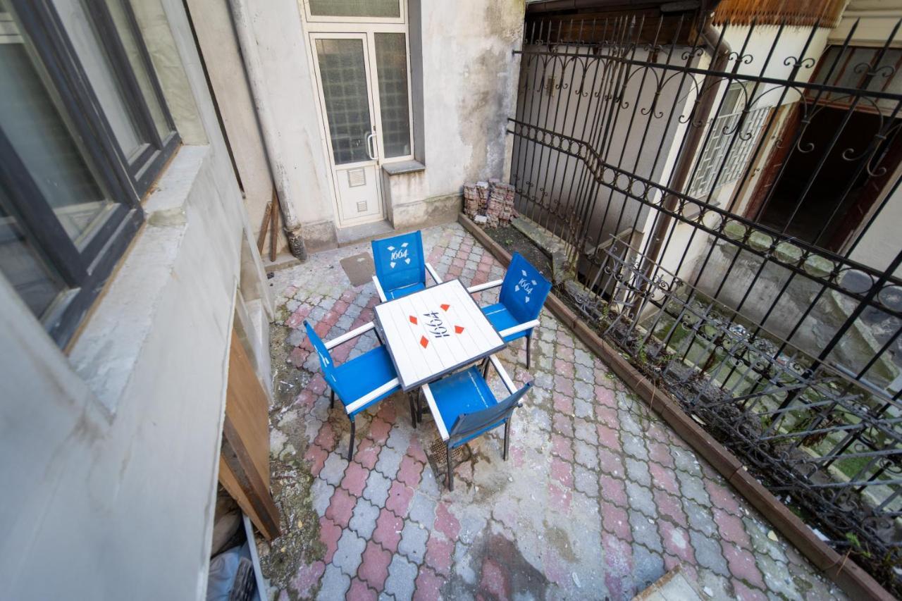 Lesi Apartment With Terrace Lviv Luaran gambar
